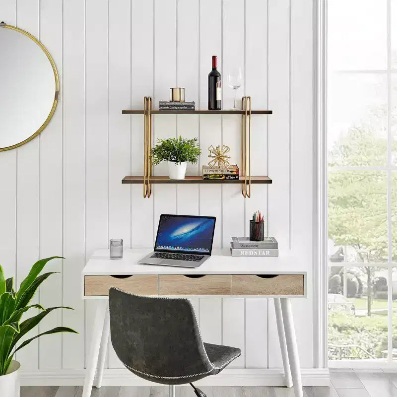 Danya B. 32.3" x 22" Estante de pared de metal y madera de 2 niveles con soportes, dorado: Almacenamiento flotante, exhibición para baño