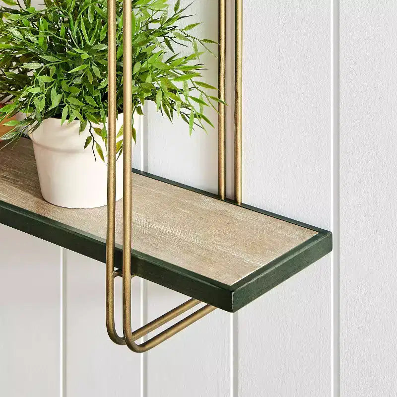 Danya B. 32.3" x 22" Estante de pared de metal y madera de 2 niveles con soportes, dorado: Almacenamiento flotante, exhibición para baño