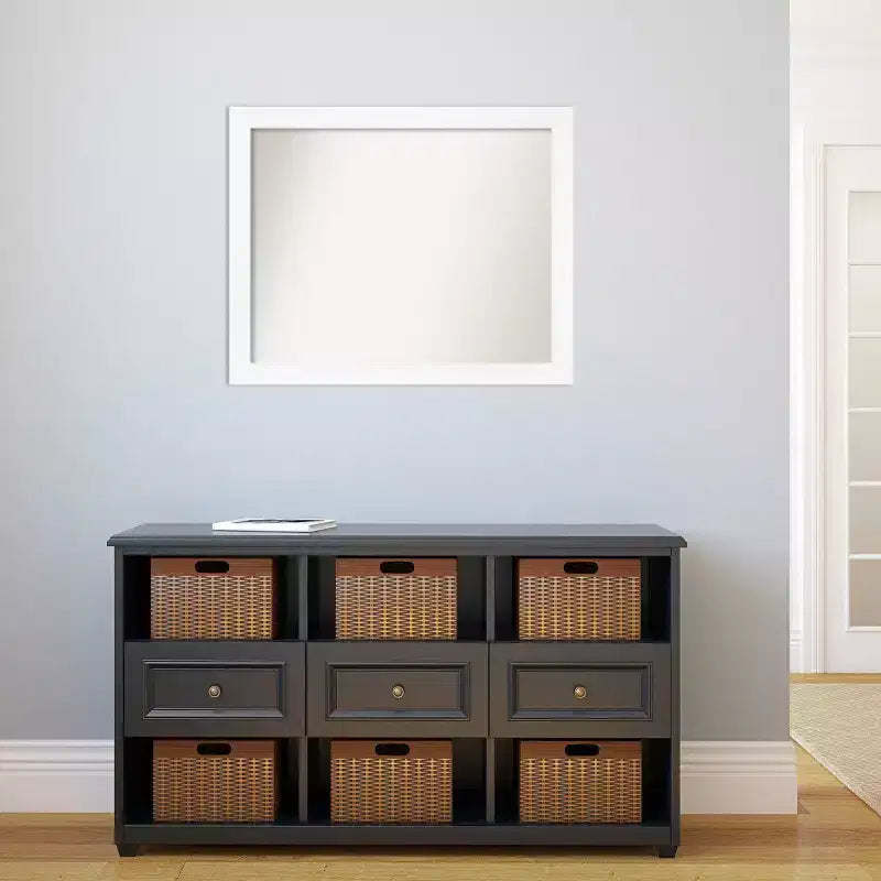 Espejo de pared estrecho blanco para gabinete, sin bisel, de 31 x 25 pulgadas - Amanti Art