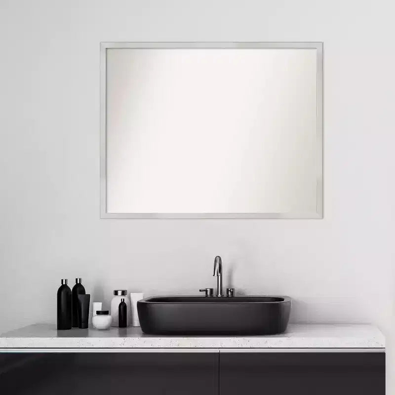 Espejo de baño de pared de madera plateada Svelte sin bisel de 30" x 24" - Amanti Art: Rectangular moderno, para montaje en pared
