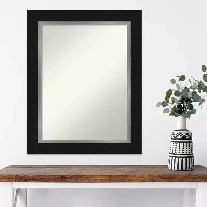 Espejo de pared Eva negro y plateado sin bisel de 24 x 30 pulgadas - Amanti Art: Decoración moderna rectangular para tocador