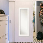 Espejo de puerta de cuerpo entero de 20 x 54 pulgadas, sin bisel, color blanco, para colgar en la puerta, marca Amanti Art: Marco de poliestireno, incluye accesorios de montaje