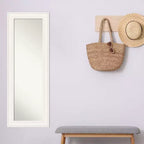 Espejo de puerta de cuerpo entero de 20 x 54 pulgadas, sin bisel, color blanco, para colgar en la puerta, marca Amanti Art: Marco de poliestireno, incluye accesorios de montaje
