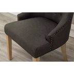 Sillas de anfitriona Roundhill Furniture con respaldo de ala, tapicería capitoné y botones, madera maciza, con clavos decorativos, color carbón, juego de 2