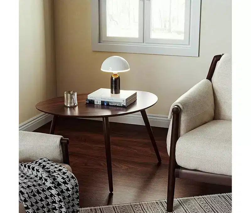 GDFStudio Mesa de centro ovalada de madera maciza de roble Beau Mid-Century Modern de 25,59 pulgadas de ancho con tres patas