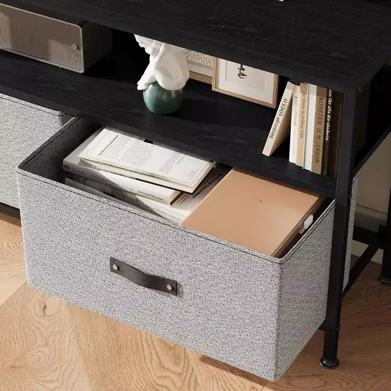Mueble de TV negro de 55 pulgadas con cajones grises, centro de entretenimiento estilo cómoda para almacenamiento en sala de estar y dormitorio