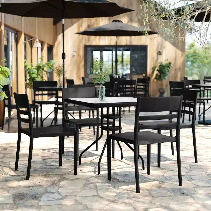 Flash Furniture Bridgeport - Juego de 2 sillas apilables para patio, para interior y exterior, con respaldo de listones, silla de resina comercial para todo tipo de clima