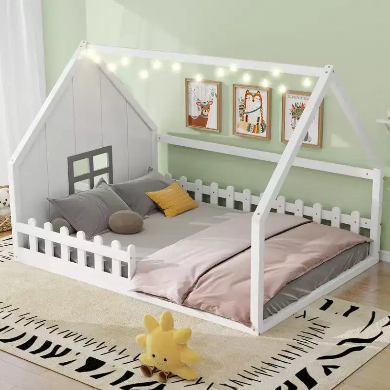 Cama de madera Whisen con forma de casa, tamaño completo, con ventana y valla