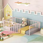 Marco de cama Okak Moderno de suelo con valla de seguridad y puerta, Marco de cama infantil de metal para niños y niñas, Fácil de montar