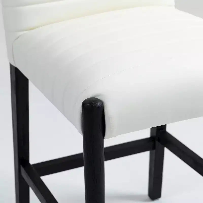 Meridian Furniture, Taburete de mostrador Aimee de piel vegana color crema