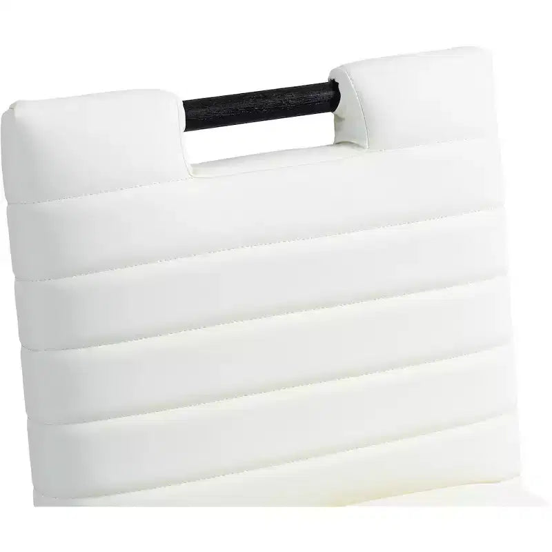 Meridian Furniture, Taburete de mostrador Aimee de piel vegana color crema
