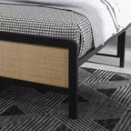 CuisinSmart Base de cama con cabecero y piecero de ratán, base de cama bohemia con soportes de listones de metal de alta resistencia, no necesita somier