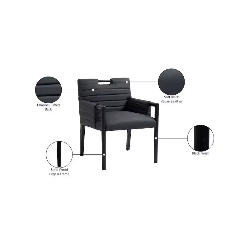 Meridian Furniture, Silla de comedor con brazos Aimee de piel vegana