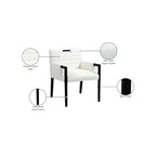 Meridian Furniture, Silla de comedor con brazos Aimee de piel vegana