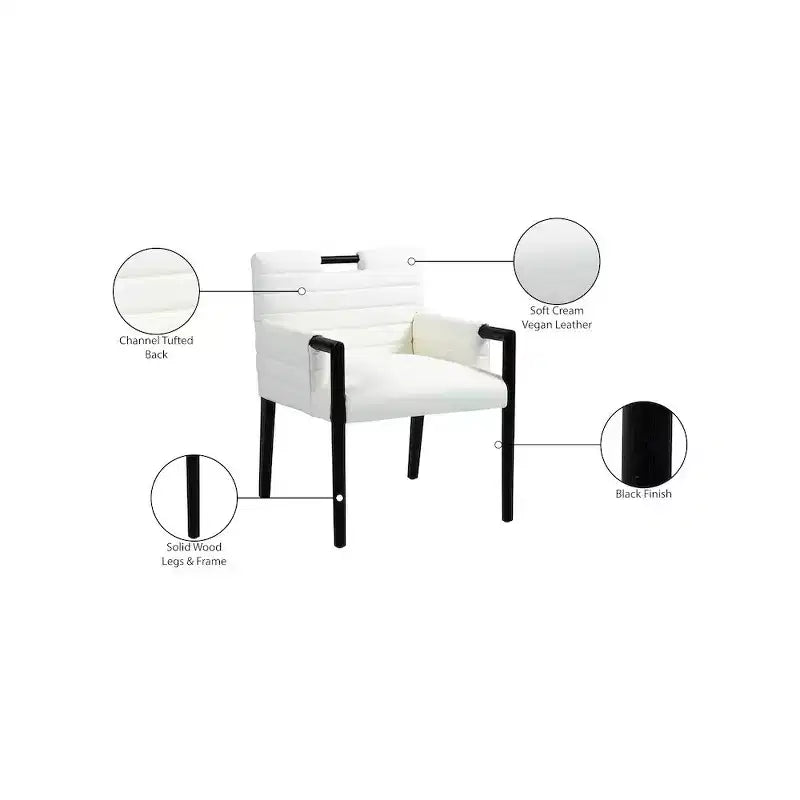 Meridian Furniture, Silla de comedor con brazos Aimee de piel vegana