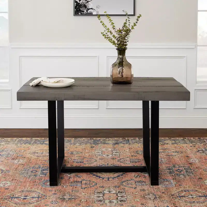 Mesa de Comedor Rectangular Okak de 72/52 Pulgadas con Tapa de Madera Maciza con Acabado Envejecido y Estructura Abierta de Metal para Comedor