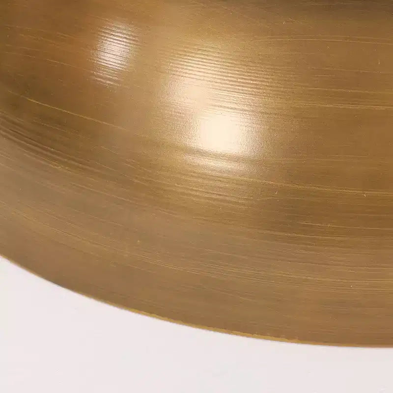Mesa de centro moderna de hierro en forma de reloj de arena Sparling de GDFStudio