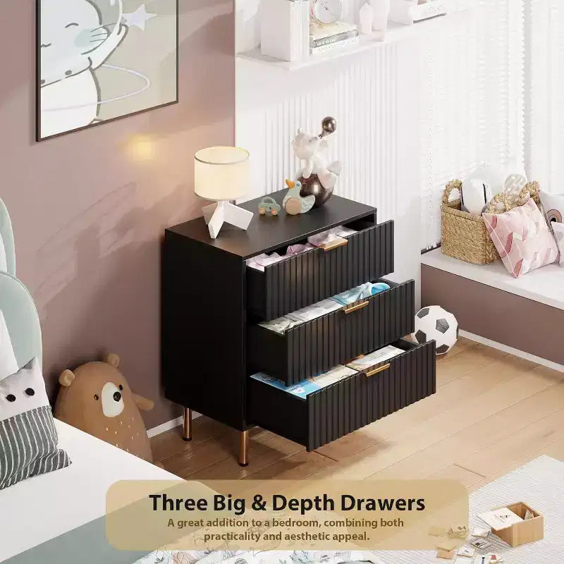 Cómoda de 3 cajones Coolmee para dormitorio, mesita de noche moderna estriada con cajones profundos, cómoda con parte superior ancha, organizador de cómoda de madera, mesa auxiliar