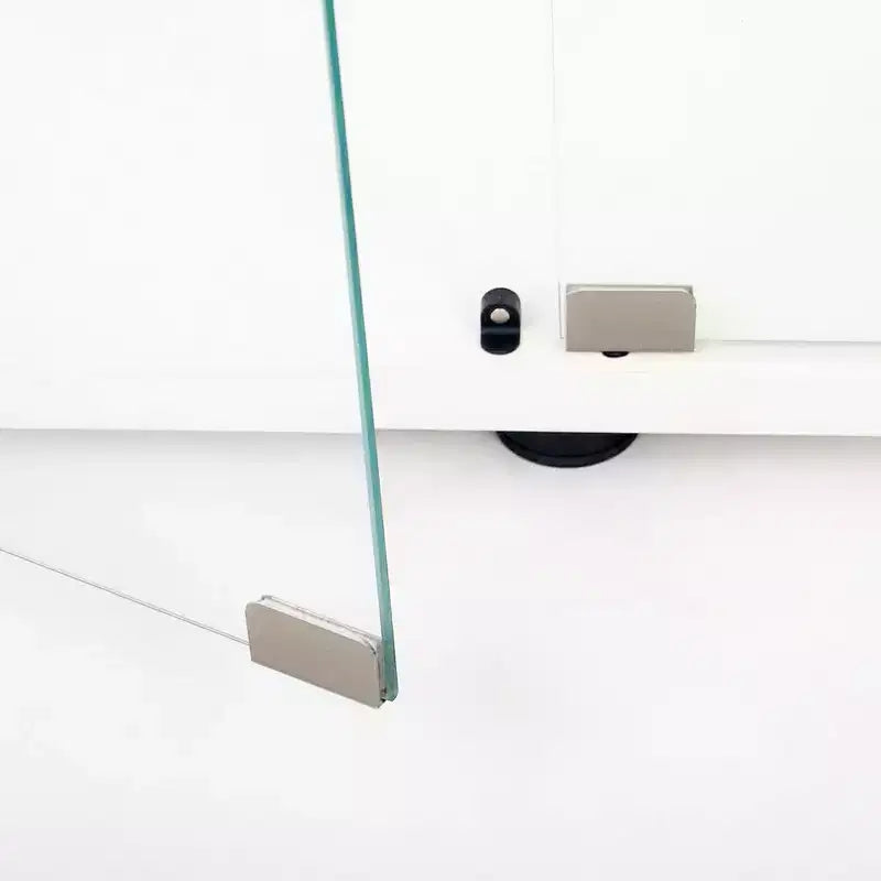 MAYEERTY Vitrina de cristal templado Almacenamiento de vino Archivador con luz Paipai a pilas Pies de suelo ajustables Sala de estar Dormitorio Oficina Blanco