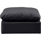 Meridian Furniture, Otomana de cuero vegano Indulge