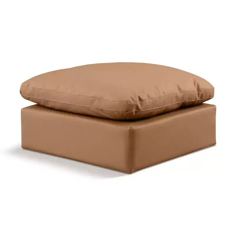 Meridian Furniture, Otomana de cuero vegano Indulge