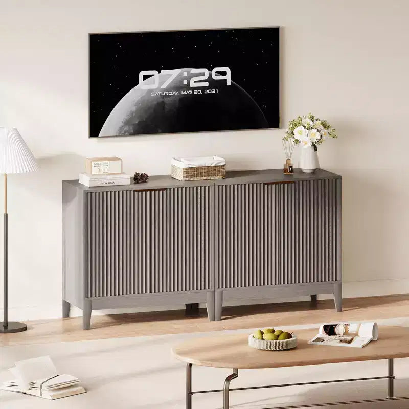 CuisinSmart Gabinete de almacenamiento estriado de 31.5 pulgadas con tiradores dorados, estante ajustable, aparador con acabado en roble, aparador moderno para comedor y cocina