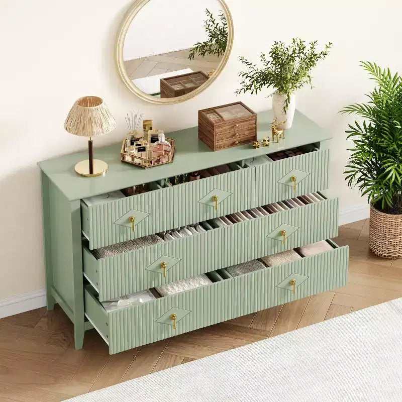 Cómoda de 7 cajones para dormitorio, cómoda de madera de 137 cm de ancho con tiradores de metal, organizador de ropa estriado, mueble de TV para pasillo