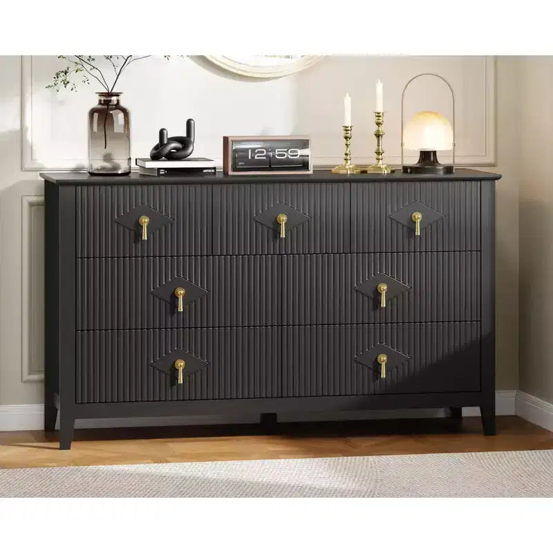 Cómoda de 7 cajones para dormitorio, cómoda de madera de 137 cm de ancho con tiradores de metal, organizador de ropa estriado, mueble de TV para pasillo