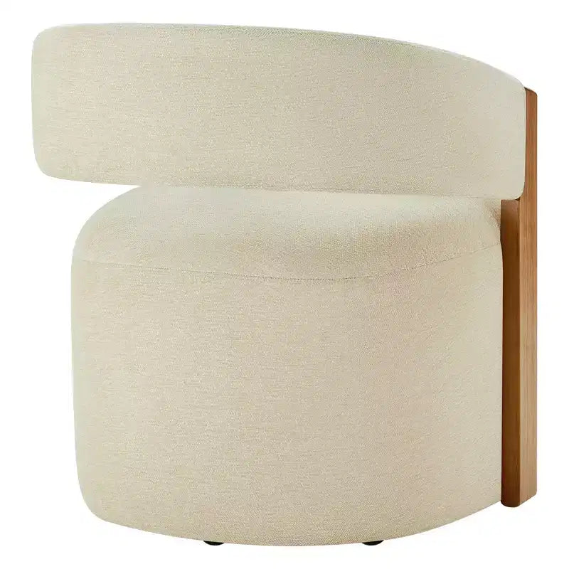 Silla de comedor tapizada Spruce&Spring con reposabrazos de madera y ruedas ocultas