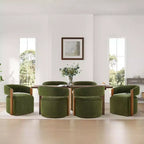 Silla de comedor tapizada Spruce&Spring con reposabrazos de madera y ruedas ocultas