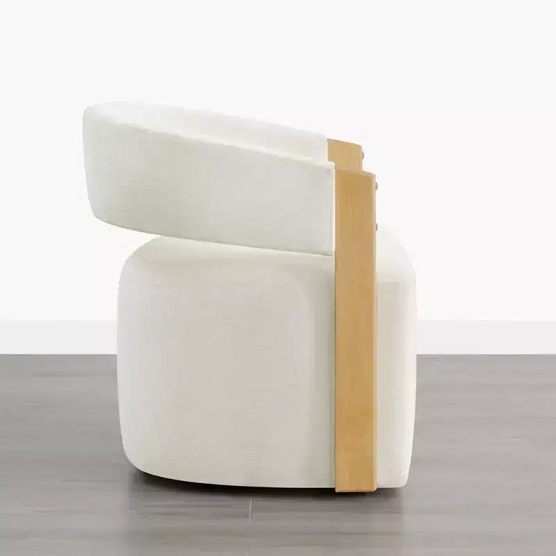 Silla de comedor tapizada Spruce&Spring con reposabrazos de madera y ruedas ocultas