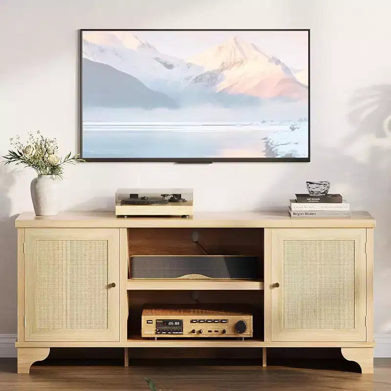 Mueble de TV de 70 pulgadas, Mueble de TV de ratán para sala de estar, Centro de entretenimiento boho, Gabinete consola de madera con almacenamiento y estante.