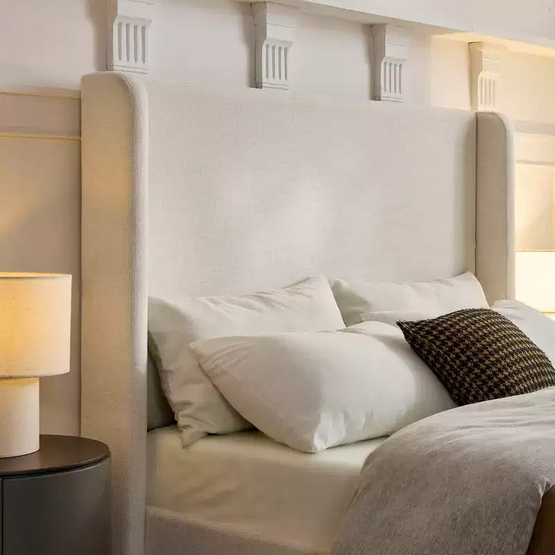 Cama moderna tapizada en tela de chenilla modelo Petra de GDFStudio con cabecero tipo orejero, requiere box spring