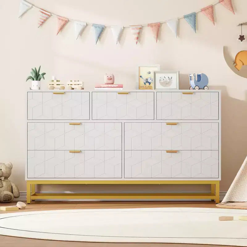 Cómoda para dormitorio, 7 cajones con tiradores y patas de metal dorado, cómoda moderna para armario