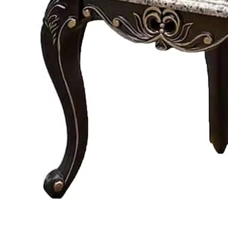 Mesa auxiliar Royal Hampton, madera nogal oscuro, detalles tallados, 28 pulgadas
