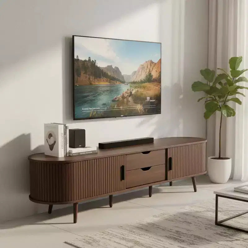 Mueble de TV moderno de mediados de siglo Homy Casa 70 con puertas de persiana, cajones y toma de corriente integrada para TV de 80, Nogal