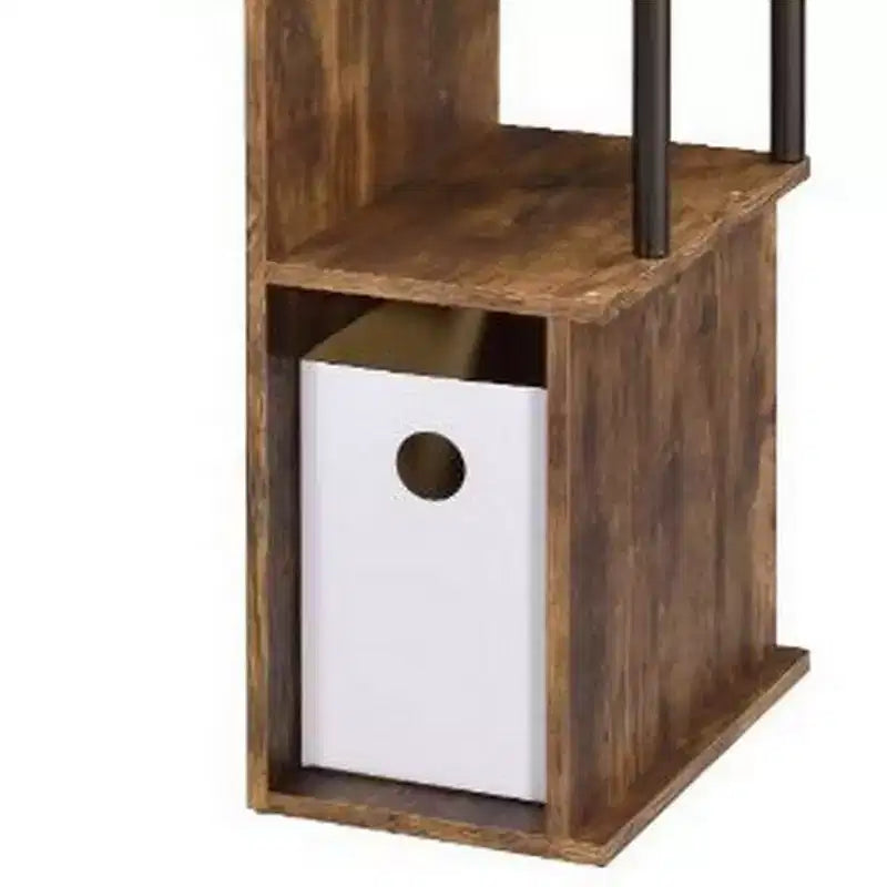 Escritorio para computadora Royal Hampton con estantería incorporada, roble desgastado y negro