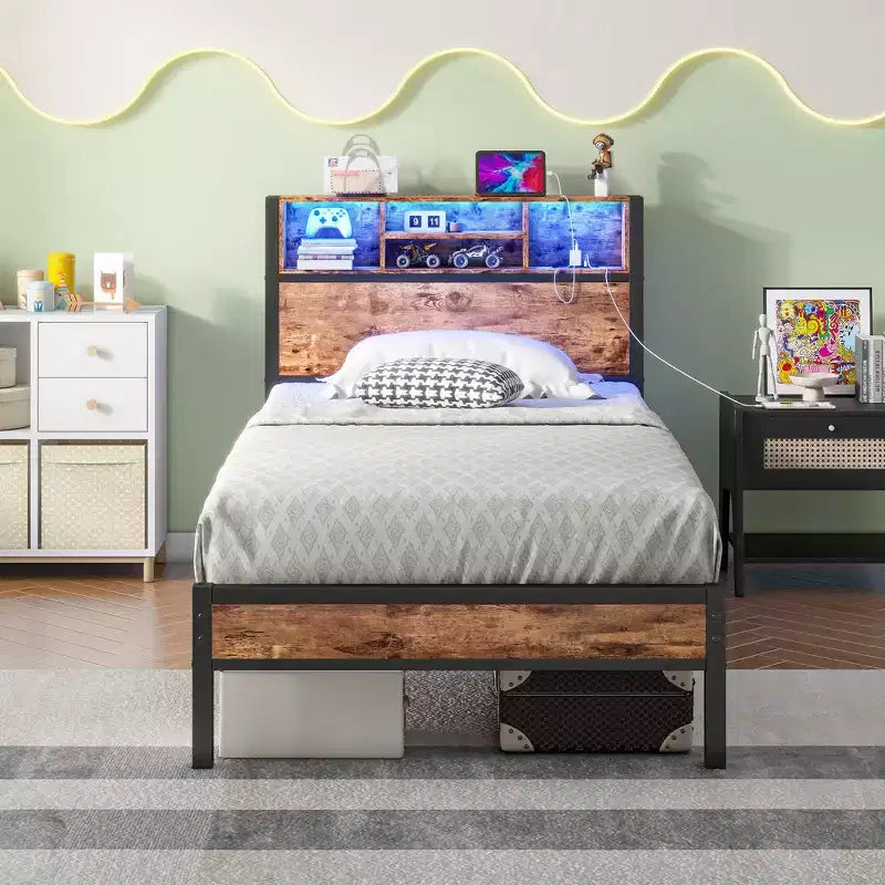 Base de cama de plataforma doble moderna GDFStudio Kian de metal con cabecera de almacenamiento, estación de carga y luces LED