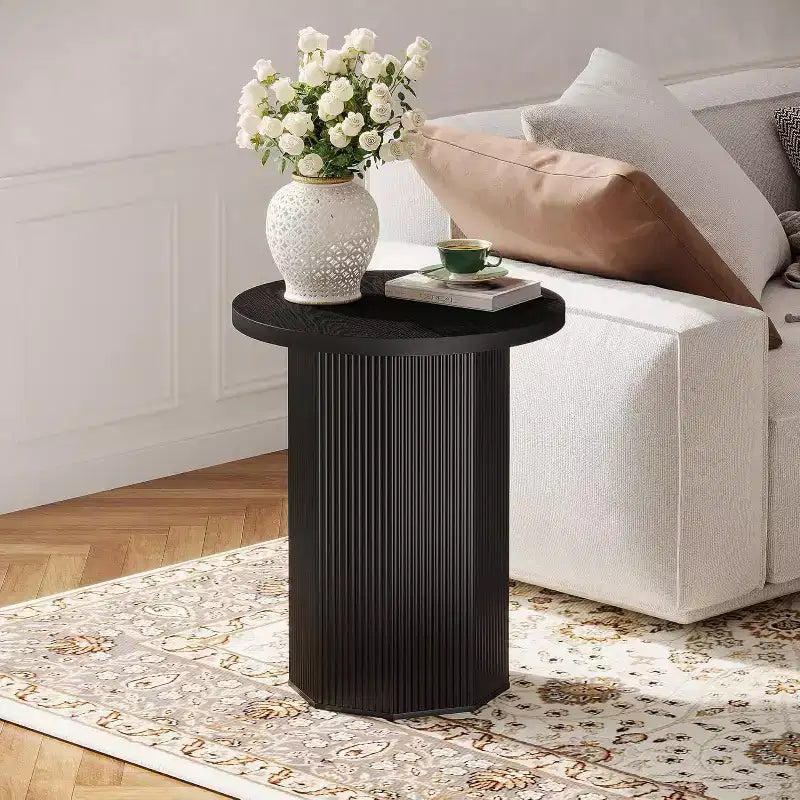 Mesa auxiliar redonda Lantine, mesa auxiliar de pedestal estilo rústico, mesita de noche de madera estriada, soporte para bebidas para sala de estar, dormitorio, color negro