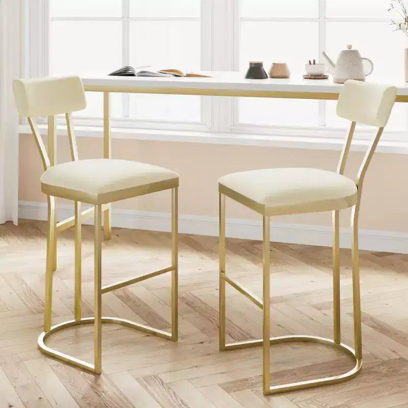 Juego de 4 taburetes de bar, taburetes de bar de altura de encimera con respaldo alto con tapicería de terciopelo blanco y patas de metal dorado, taburetes de isla de cocina acolchados suaves, sillas de bar