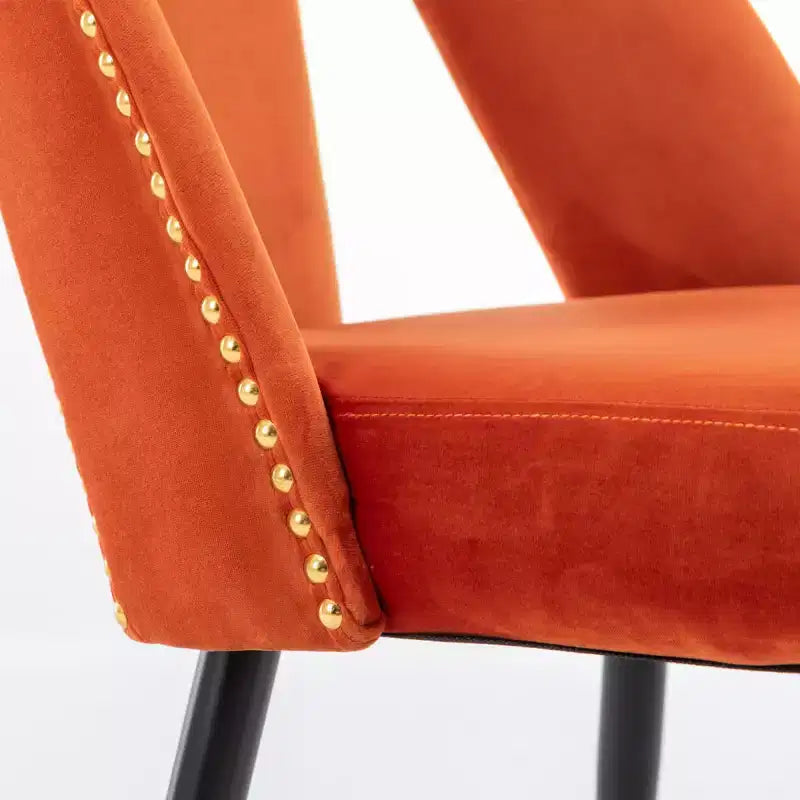 Juego de 2 sillas de comedor tapizadas en terciopelo, sillas decorativas con ribete de tachuelas y patas de metal negro con punta dorada para cocina o comedor - Panipeachy