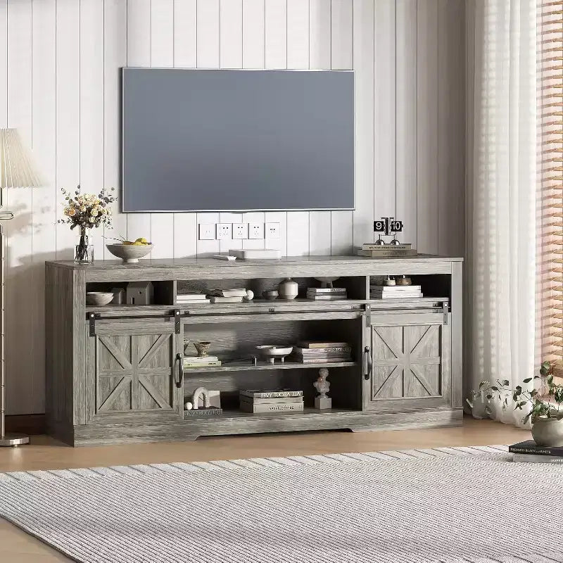 Mueble para TV de granja para televisores de 75 pulgadas con almacenamiento semiabierto, estante ajustable y puertas corredizas, consola multimedia de 66 pulgadas para sala de estar