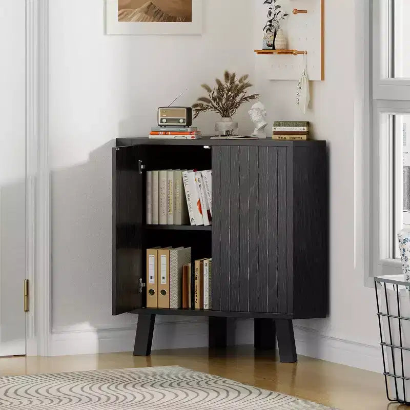 Gabinete esquinero rústico de 3 niveles con estante ajustable, mesa esquinera de madera con puertas y mesa auxiliar triangular para sala de estar y cocina