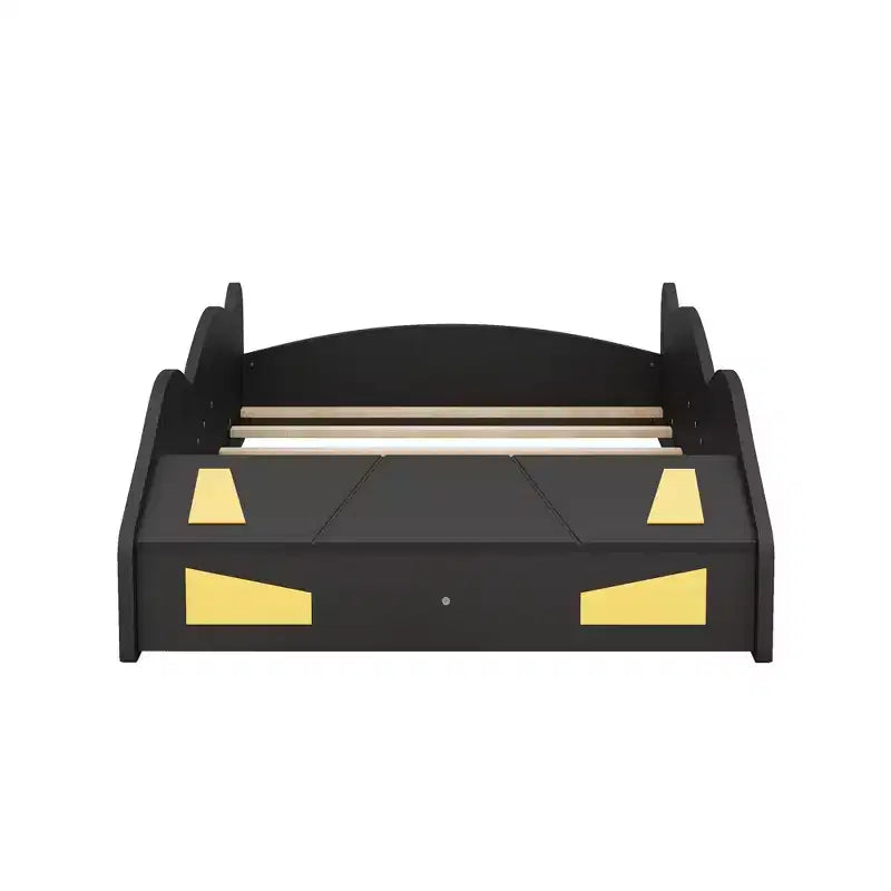 Cama plataforma GDFStudio Dean con forma de coche, ruedas y almacenamiento