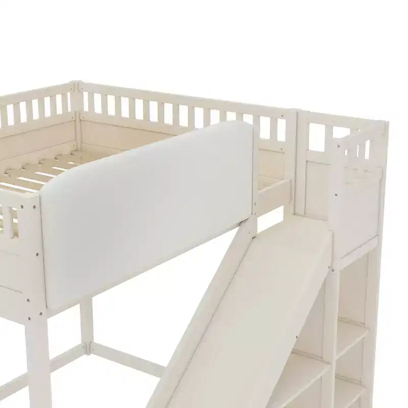 Cama alta Bellemave con cabecero tapizado y estantes de almacenamiento, estructura de cama alta de madera maciza con escalera y tobogán para niños