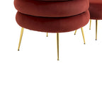 Sillón tapizado de barril color rojo vino con otomana y patas de metal