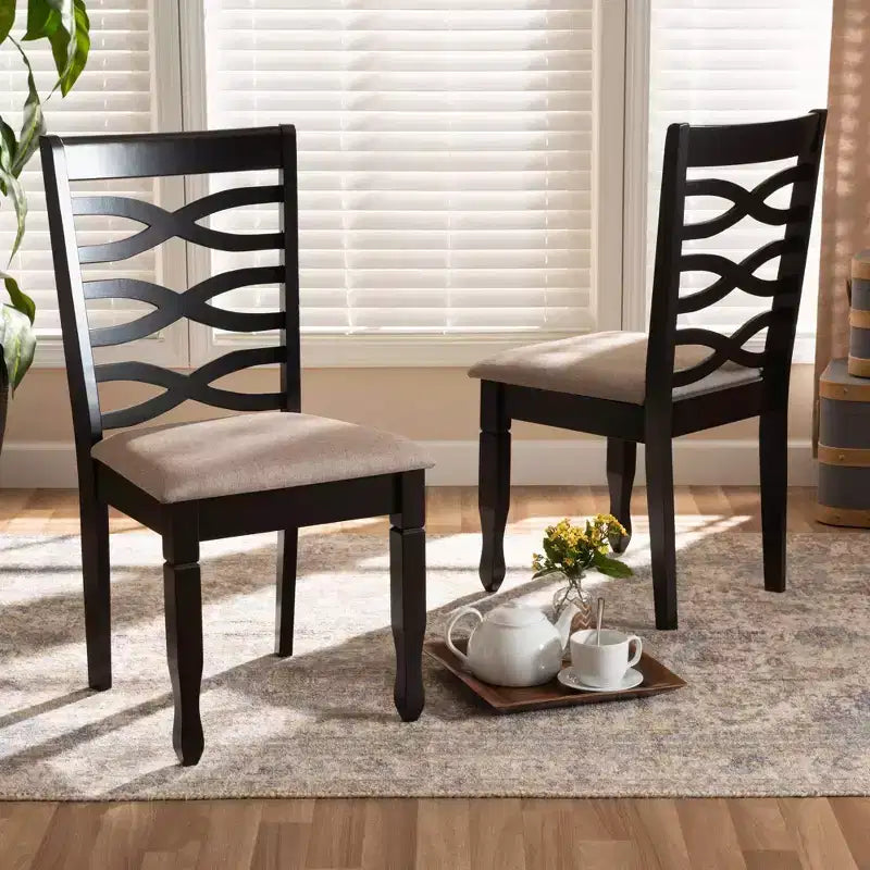 Juego de 2 sillas de comedor de madera tapizadas en tela Lanier color arena/marrón oscuro - Baxton Studio
