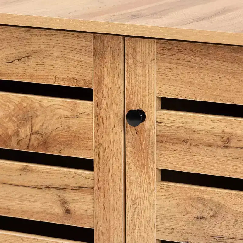 Gisela Wood Armario de 3 Puertas Roble Marrón/Negro - Baxton Studio: Estilo Náutico, 6 Estantes Fijos, Marco de Madera