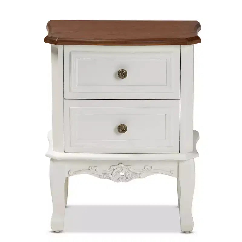 Mesita de noche de madera Darlene de 2 cajones blanca/marrón cereza - Baxton Studio: Estilo tradicional, pomos tallados, almacenamiento
