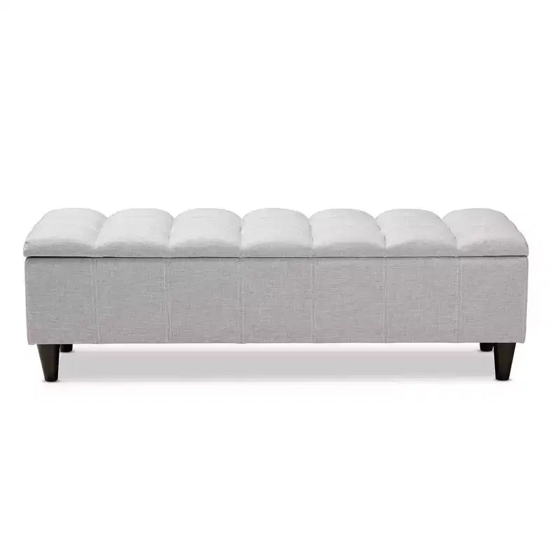 Banqueta de almacenamiento otomana de madera acabada en gris beige Brette - Baxton Studio: moderna de mediados de siglo, capitoné, estructura de madera de caucho, capacidad de 113 kg
